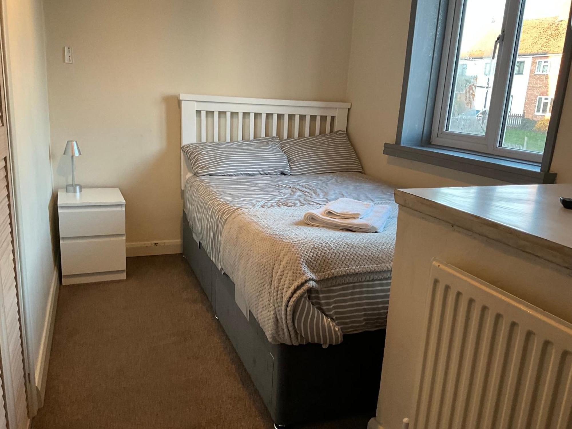 Comfy, Cosy Small Double With Wi-Fi Earley Eksteriør billede